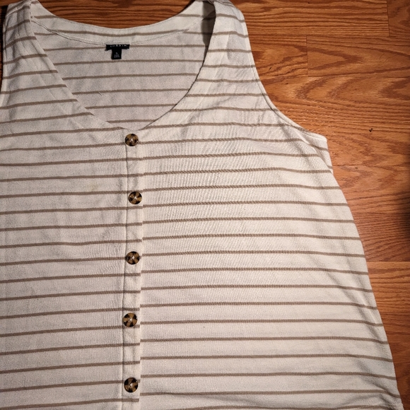Torrid stripped tank- size 5X - Picture 3 of 5